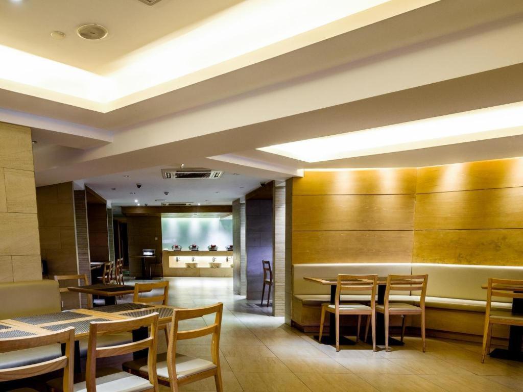 Ji Hotel Shanghai Yan An Road Branch Esterno foto