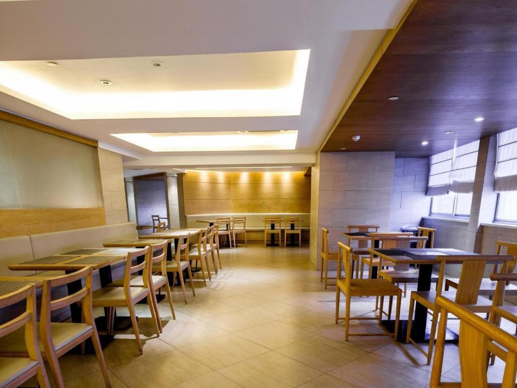 Ji Hotel Shanghai Yan An Road Branch Esterno foto