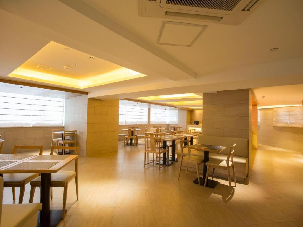 Ji Hotel Shanghai Yan An Road Branch Esterno foto